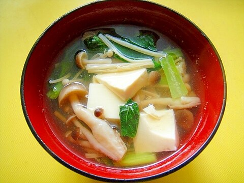 豆腐としめじえのき小松菜のしょうゆ汁